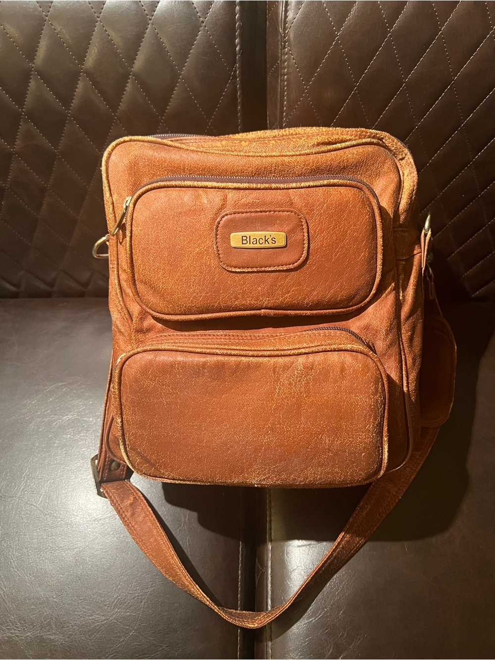 BLACK’S TAN LEATHER CAMERA BAG